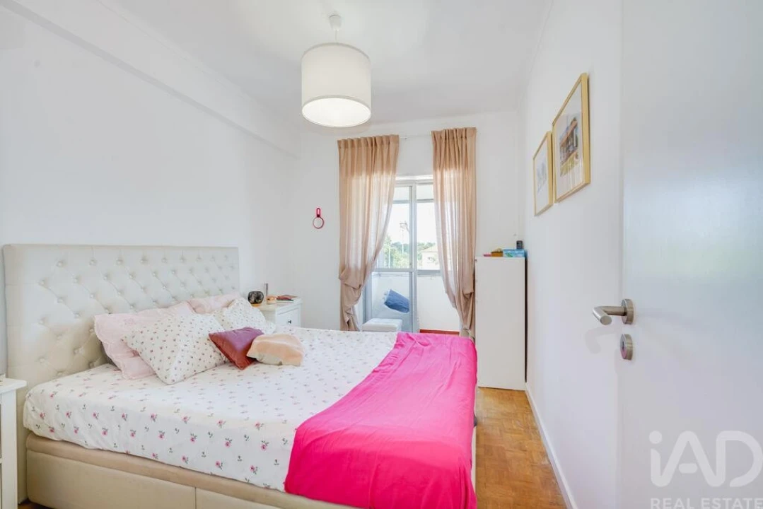 Apartamento T3 para Arrendamento em São Domingos de Rana Foto 15
