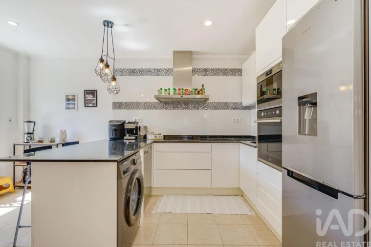 Apartamento T3 para Arrendamento em São Domingos de Rana Foto 6