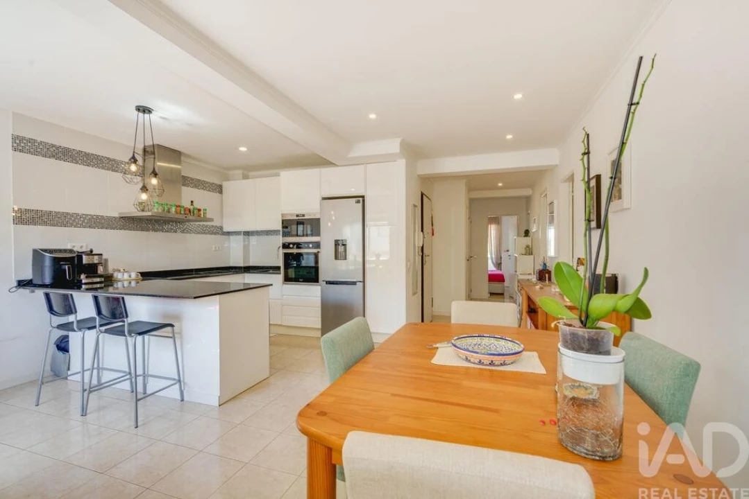 Apartamento T3 para Arrendamento em São Domingos de Rana Foto 7