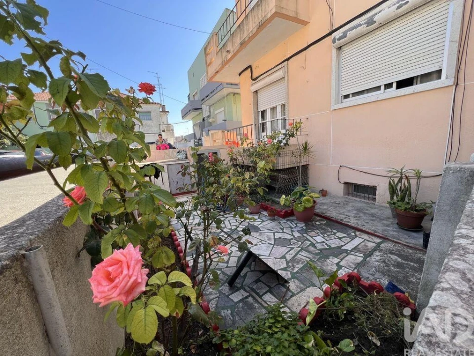 Apartamento T2 para Venda em Almada, Cova da Piedade, Pragal e Cacilhas Foto 1
