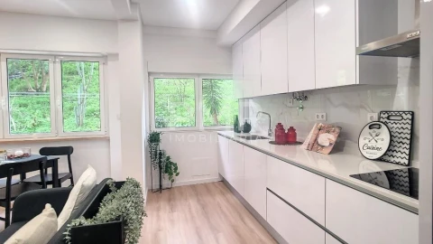Apartamento T3 para Venda em Benfica