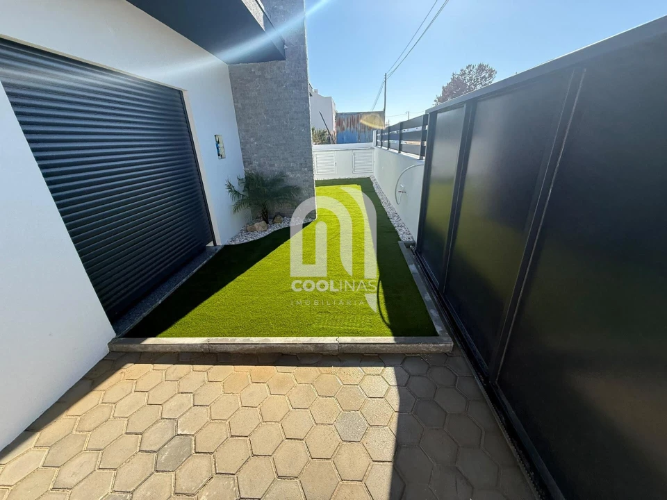Moradia T4 para Venda em Fernao Ferro Foto 5