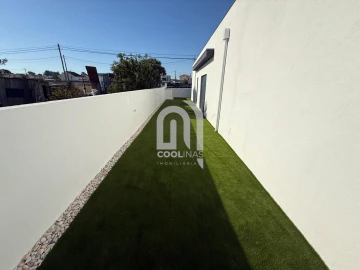 Moradia T4 para Venda em Fernao Ferro