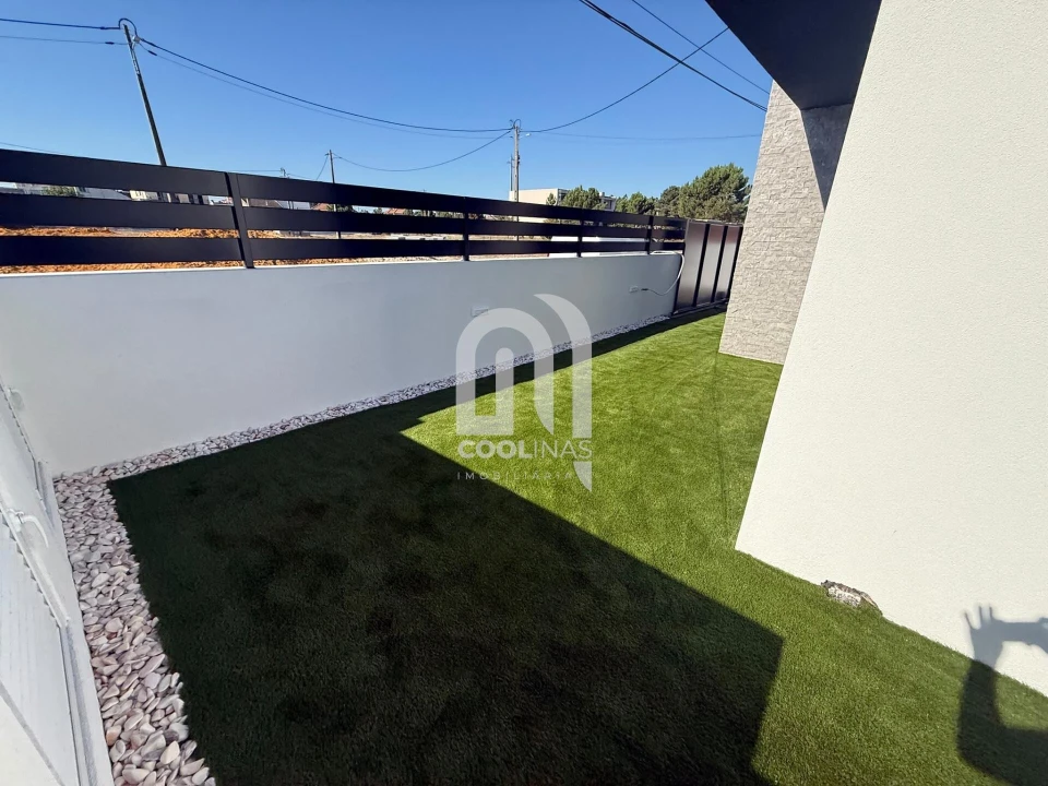 Moradia T4 para Venda em Fernao Ferro Foto 13