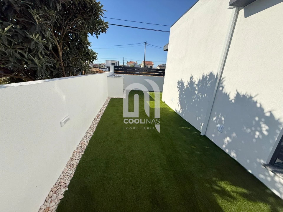 Moradia T4 para Venda em Fernao Ferro Foto 10
