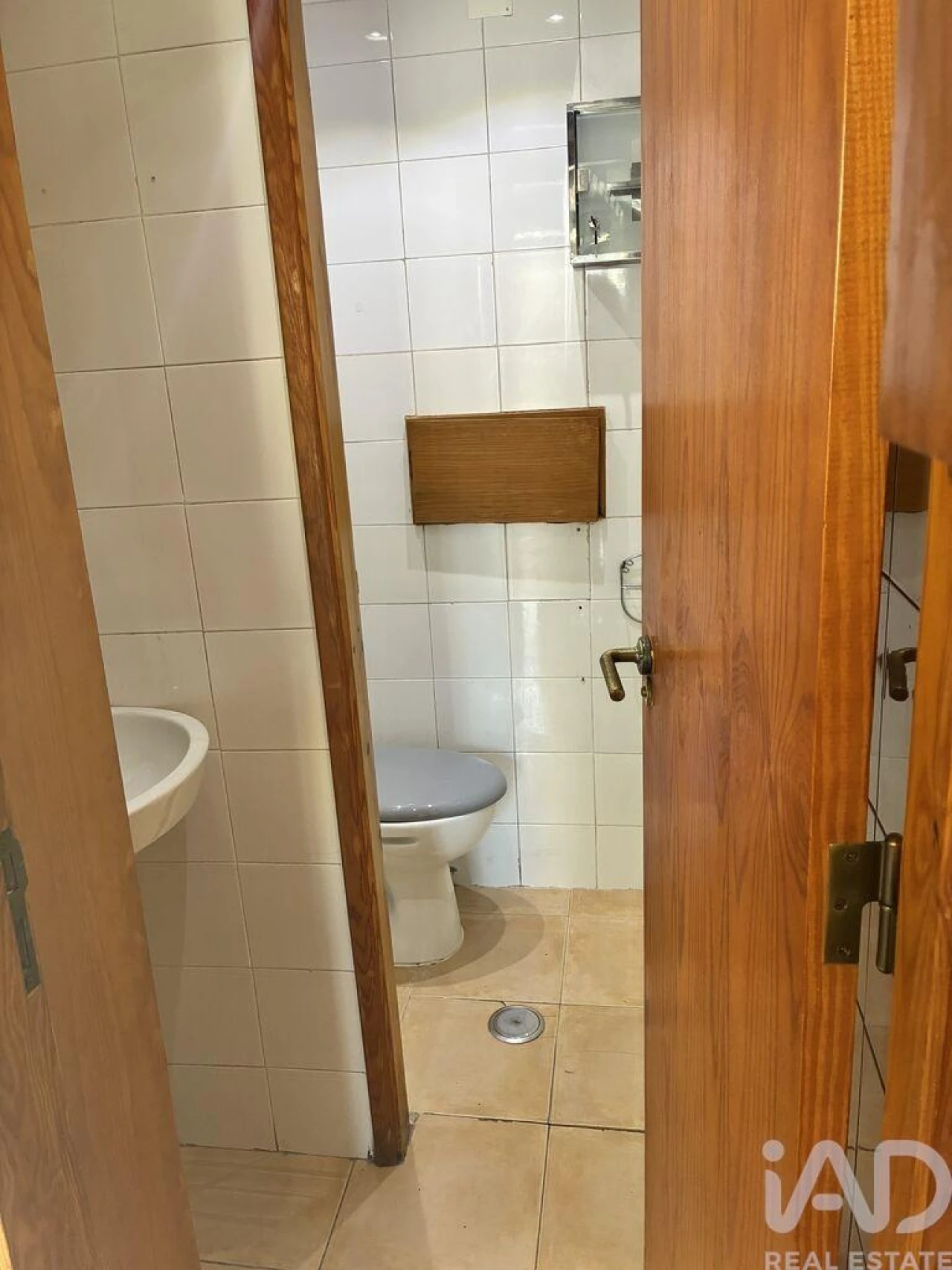 Loja para Arrendamento em Avenidas Novas Foto 11