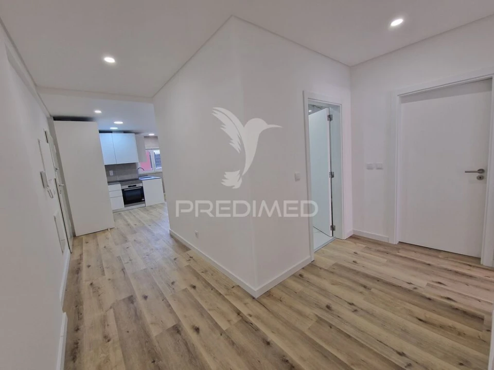 Apartamento T3 para Venda em Massamá e Monte Abraão Foto 16