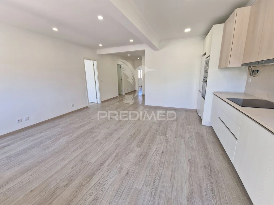 Apartamento T3 para Venda em Massamá e Monte Abraão Foto 13