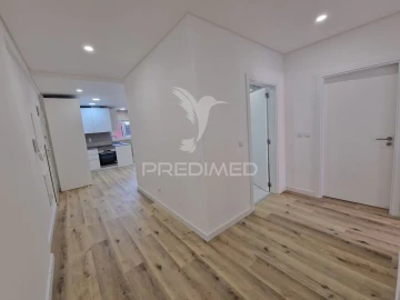 Apartamento T3 para Venda em Massamá e Monte Abraão