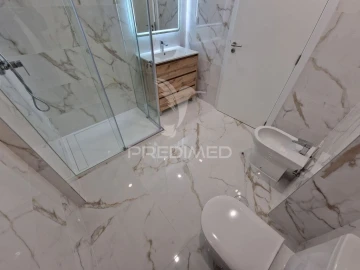 Apartamento T3 para Venda em Massamá e Monte Abraão
