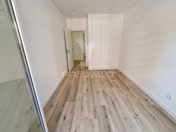 Apartamento T3 para Venda em Massamá e Monte Abraão