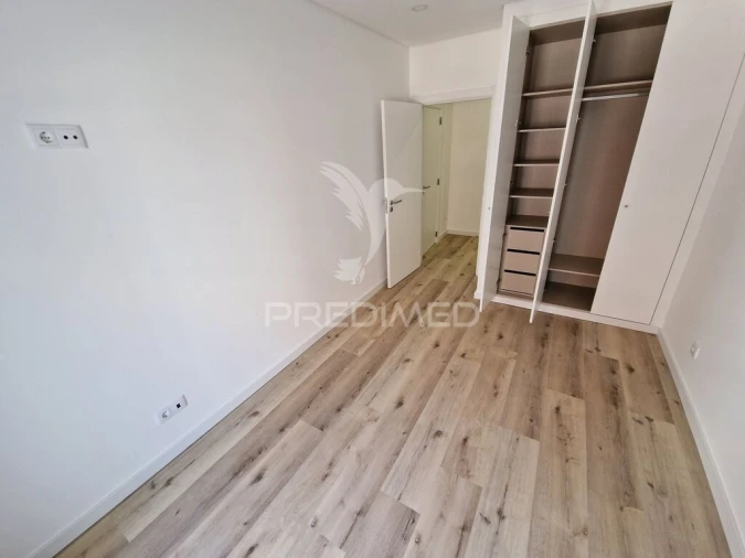 Apartamento T3 para Venda em Massamá e Monte Abraão Foto 12