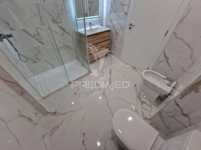 Apartamento T3 para Venda em Massamá e Monte Abraão Foto 10