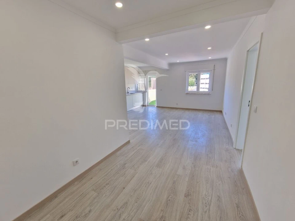 Apartamento T3 para Venda em Massamá e Monte Abraão Foto 5