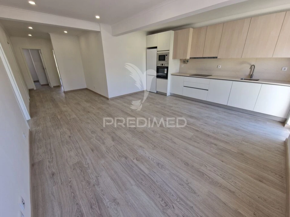 Apartamento T3 para Venda em Massamá e Monte Abraão Foto 7