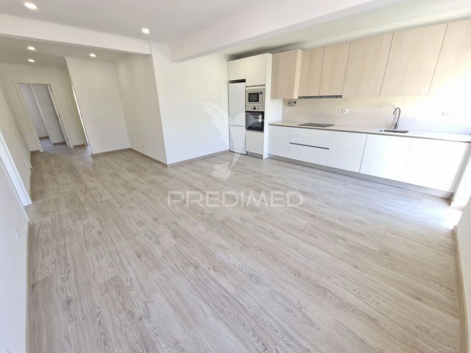 Apartamento T3 para Venda em Massamá e Monte Abraão Foto 1