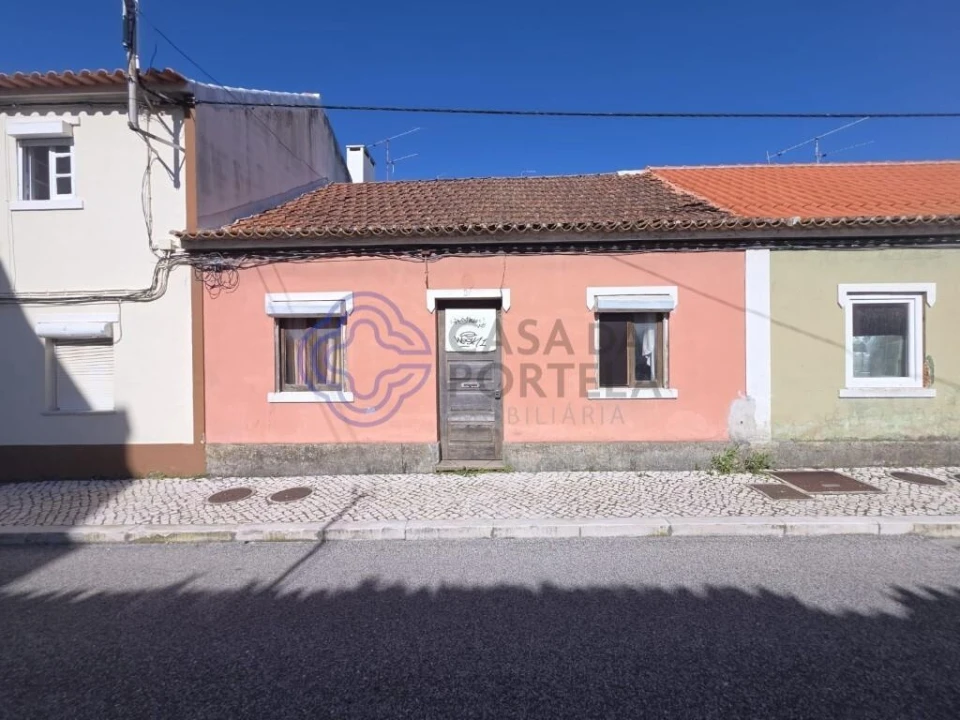 Moradia T4 para Venda em Nossa Senhora do Pópulo, Coto e São Gregório Foto 1