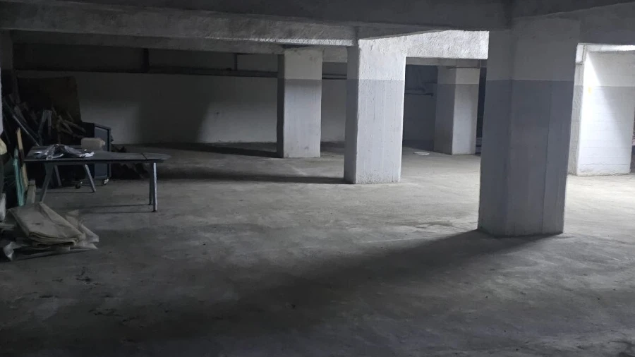 Armazém para Venda em Laranjeiro e Feijó