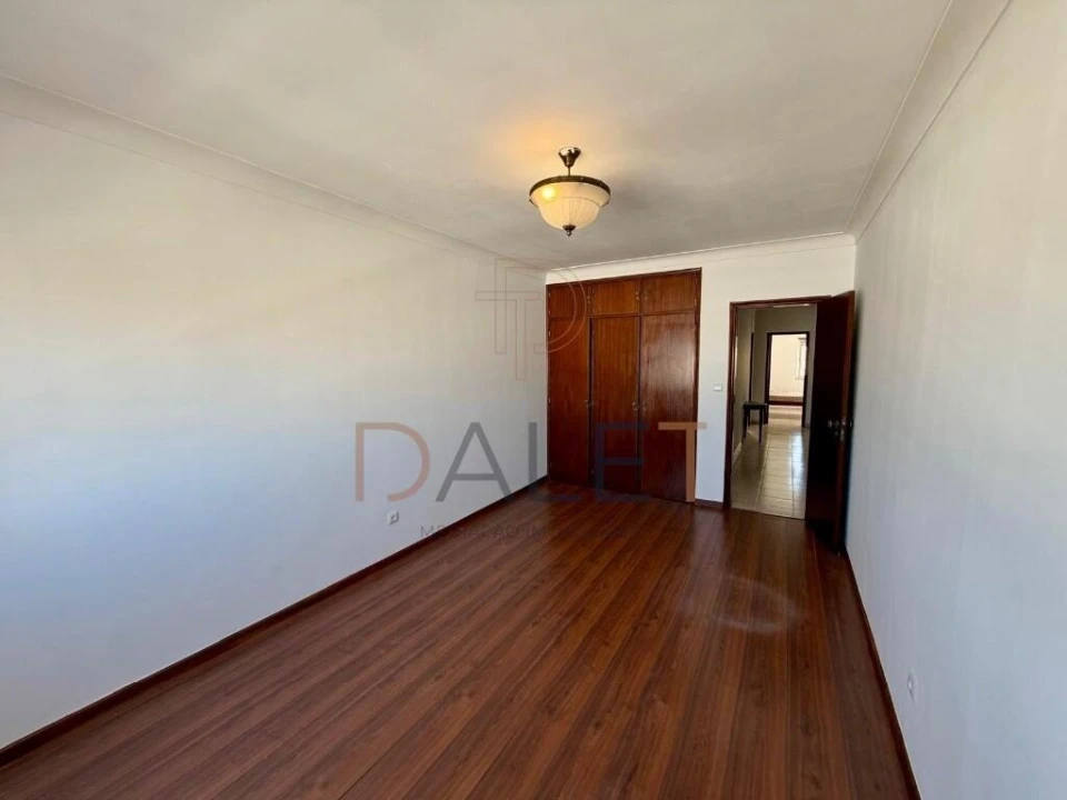 Apartamento T2 para Venda em Benavente Foto 11