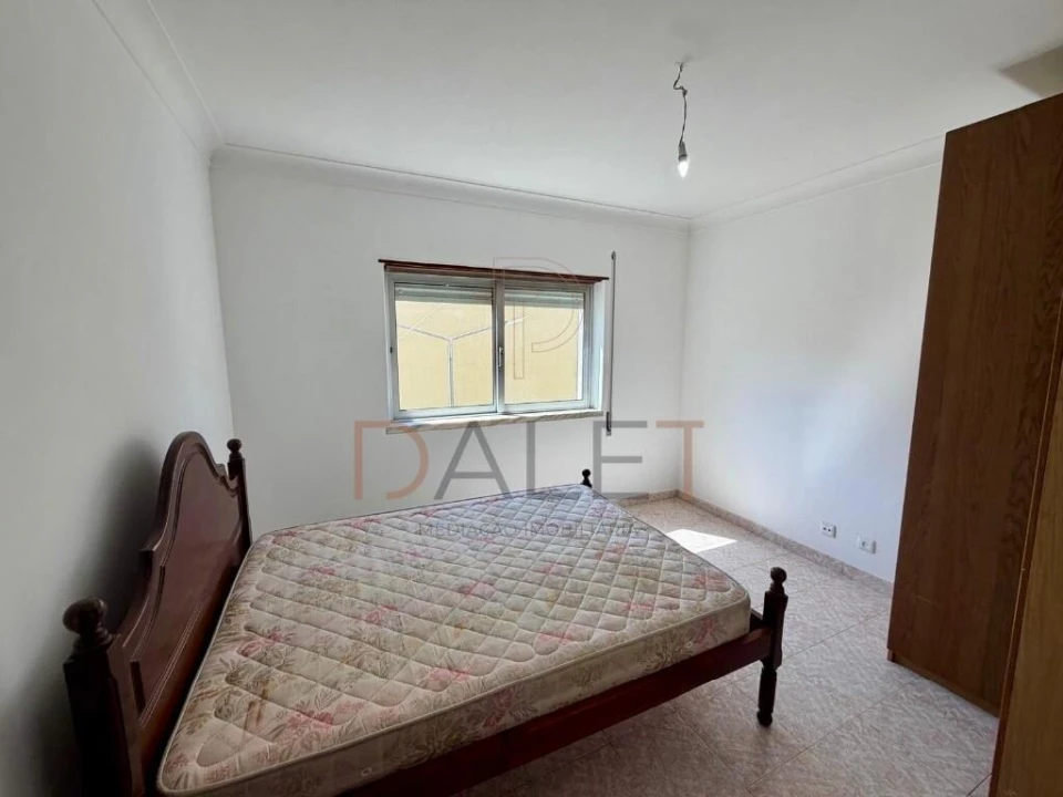 Apartamento T2 para Venda em Benavente Foto 9