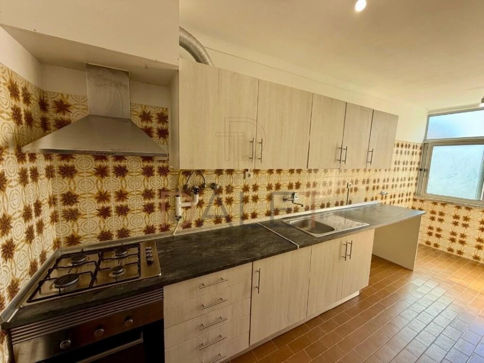 Apartamento T2 para Venda em Benavente Foto 3