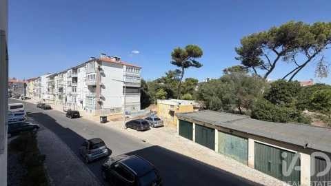 Apartamento T1 para Arrendamento em Carcavelos e Parede
