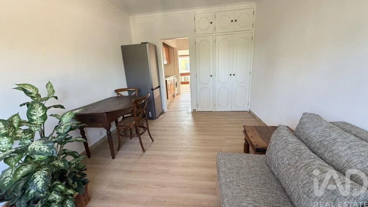 Apartamento T1 para Arrendamento em Carcavelos e Parede Foto 3