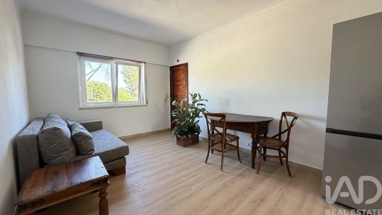 Apartamento T1 para Arrendamento em Carcavelos e Parede Foto 2