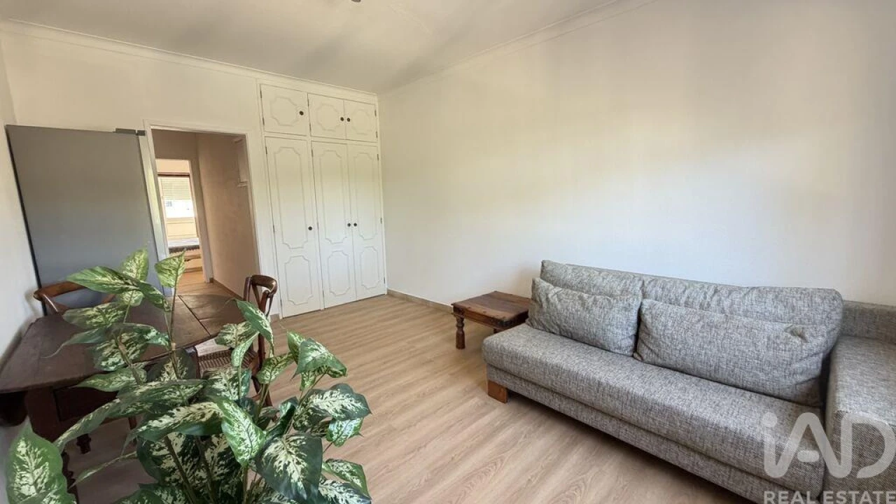 Apartamento T1 para Arrendamento em Carcavelos e Parede Foto 1
