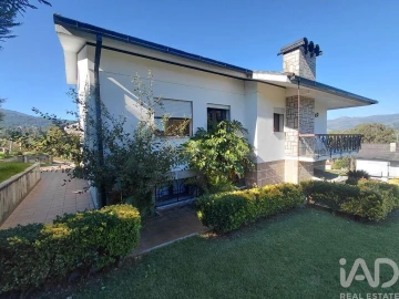Moradia T5 para Venda em Prado e Remoães