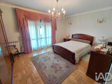 Moradia T5 para Venda em Prado e Remoães