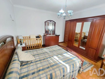 Moradia T5 para Venda em Prado e Remoães