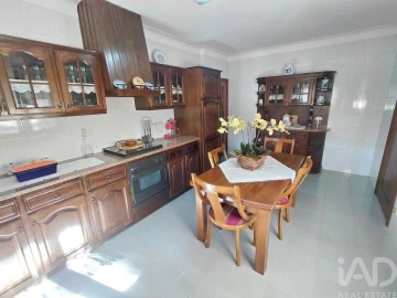 Moradia T5 para Venda em Prado e Remoães