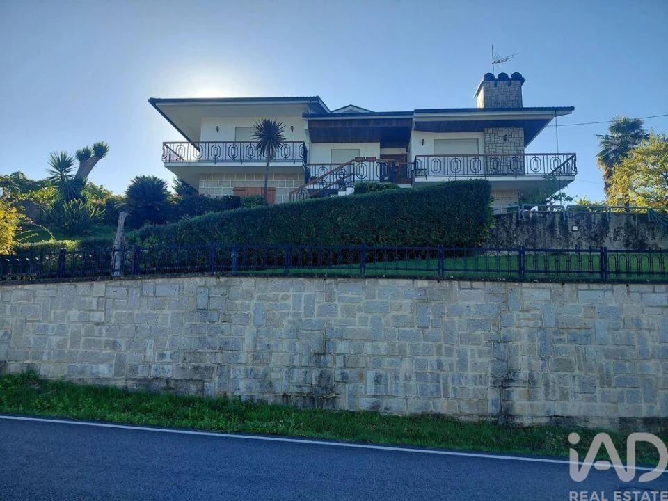 Moradia T5 para Venda em Prado e Remoães Foto 1