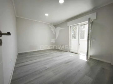 Apartamento T2 para Venda em Setubal (São Sebastião)