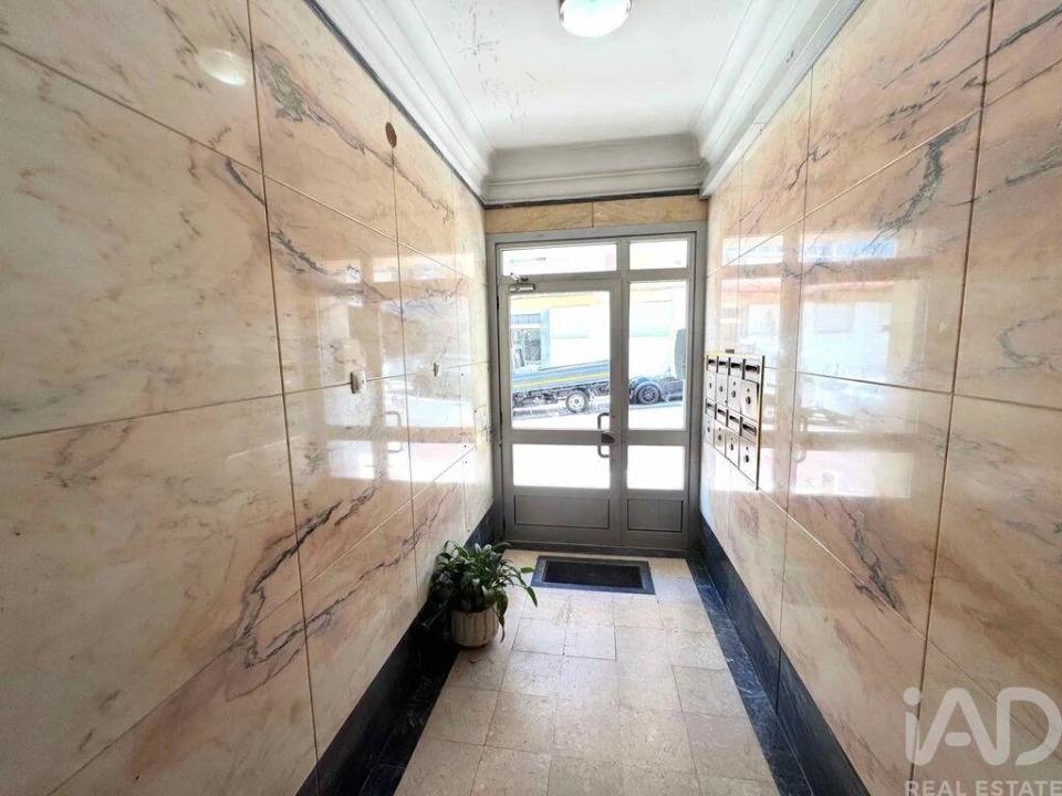 Apartamento T2 para Venda em Cacém e São Marcos Foto 35