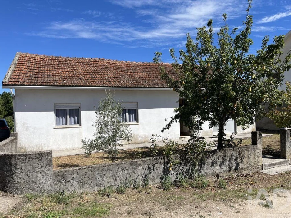 Moradia T3 para Venda em Alijo Foto 3