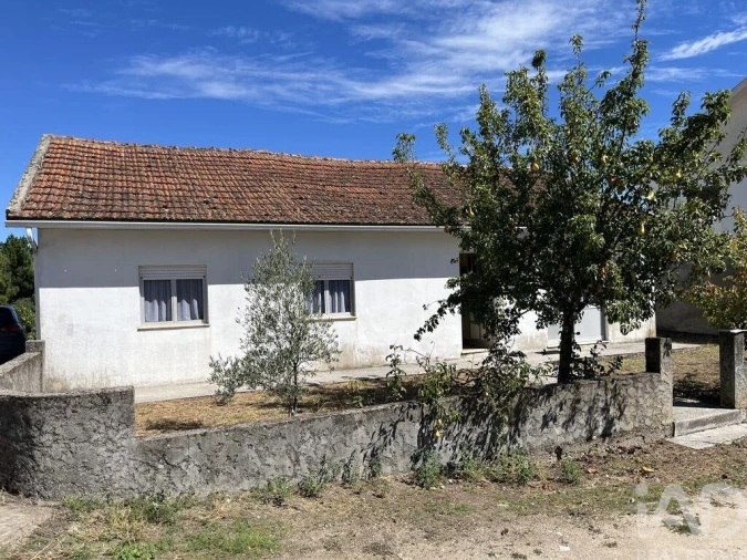 Moradia T3 para Venda em Alijo Foto 3