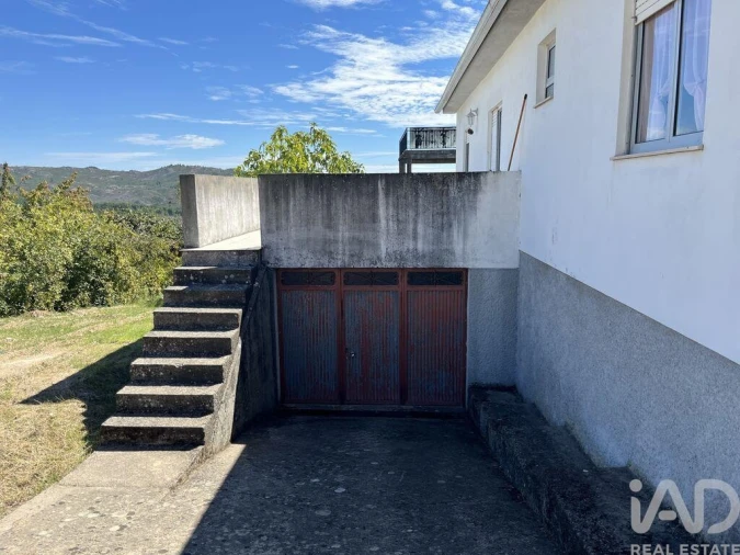 Moradia T3 para Venda em Alijo Foto 5