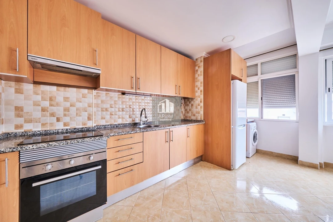 Apartamento T2 para Venda em Costa da Caparica Foto 3