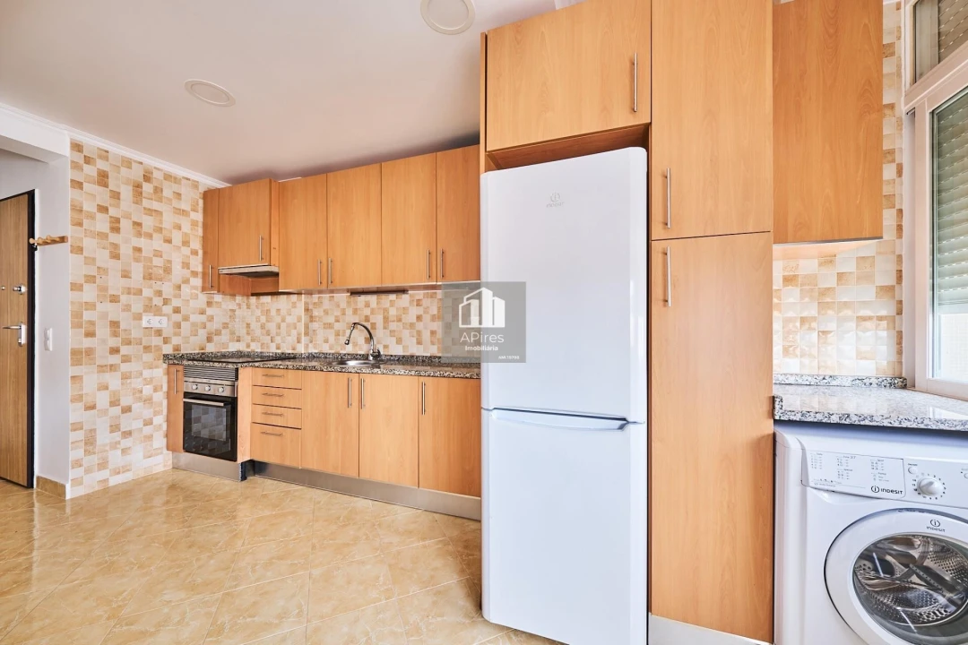Apartamento T2 para Venda em Costa da Caparica Foto 2