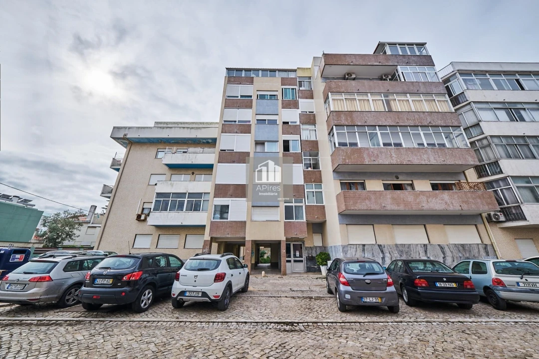 Apartamento T2 para Venda em Costa da Caparica Foto 25