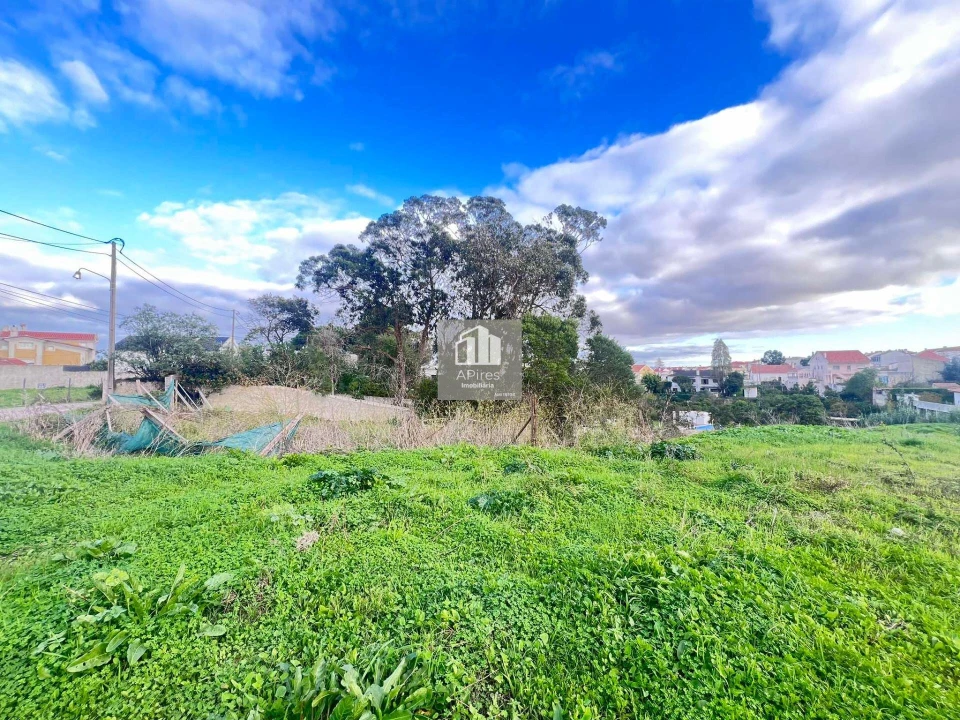 Terreno para Venda em Charneca de Caparica e Sobreda Foto 1