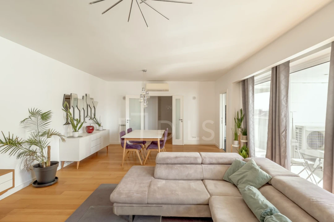 Apartamento T2 para Venda em Algés, Linda-A-Velha e Cruz Quebrada-Dafundo Foto 2