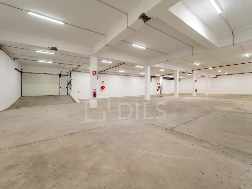 Armazém para Arrendamento em Moreira Foto 10