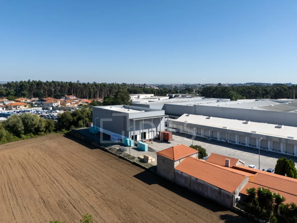 Armazém para Arrendamento em Moreira Foto 24