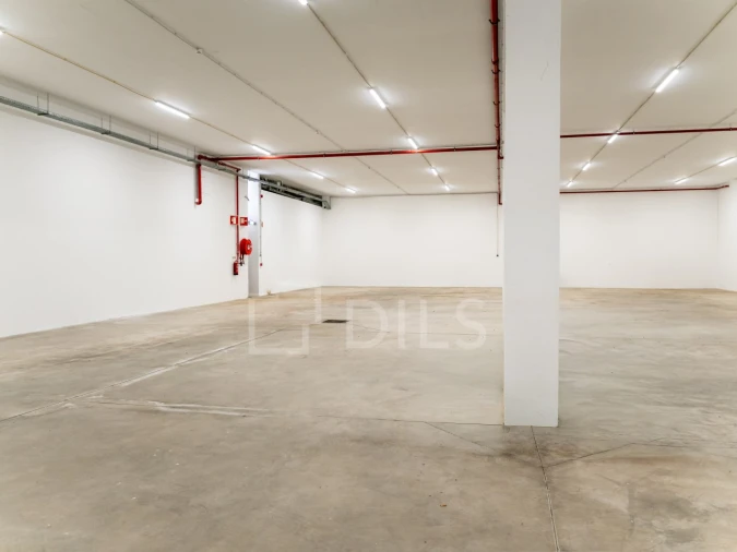 Armazém para Arrendamento em Moreira Foto 5