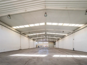 Armazém para Arrendamento em Albergaria-A-Velha e Valmaior