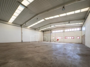 Armazém para Arrendamento em Albergaria-A-Velha e Valmaior