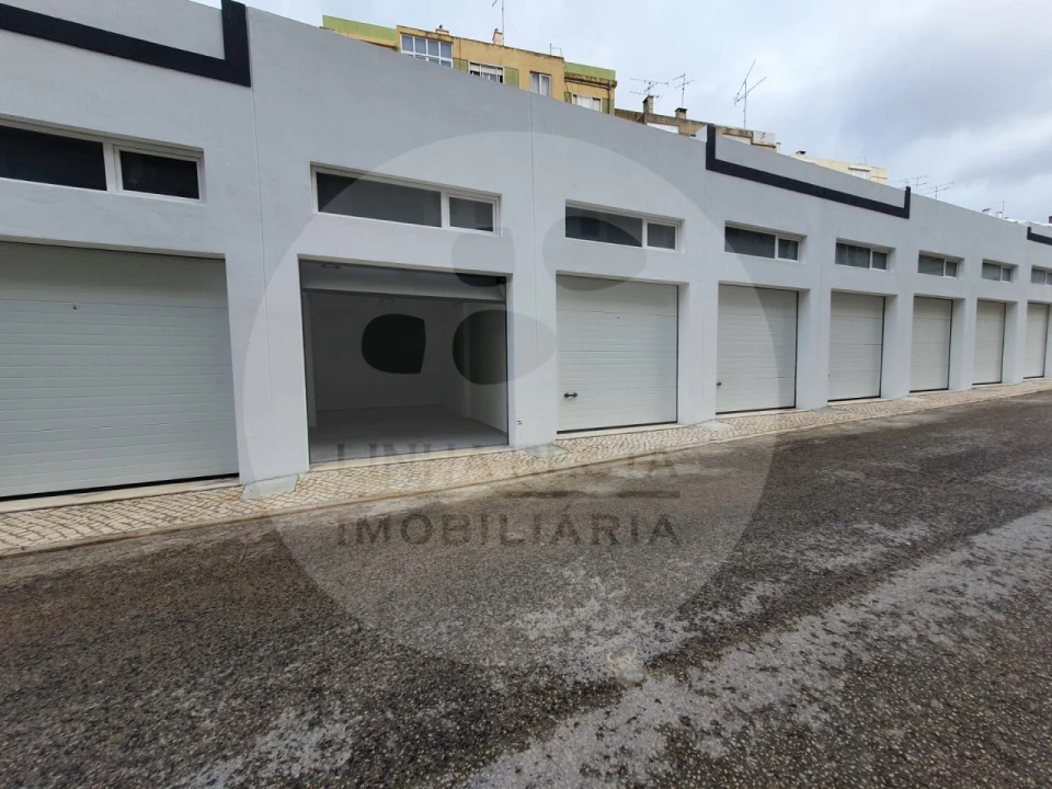 Garagem para Arrendamento em União das Freguesias de Setúbal Foto 1